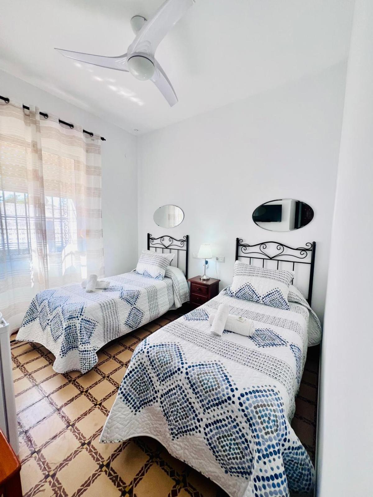 Hostal El Faro Chipiona Εξωτερικό φωτογραφία