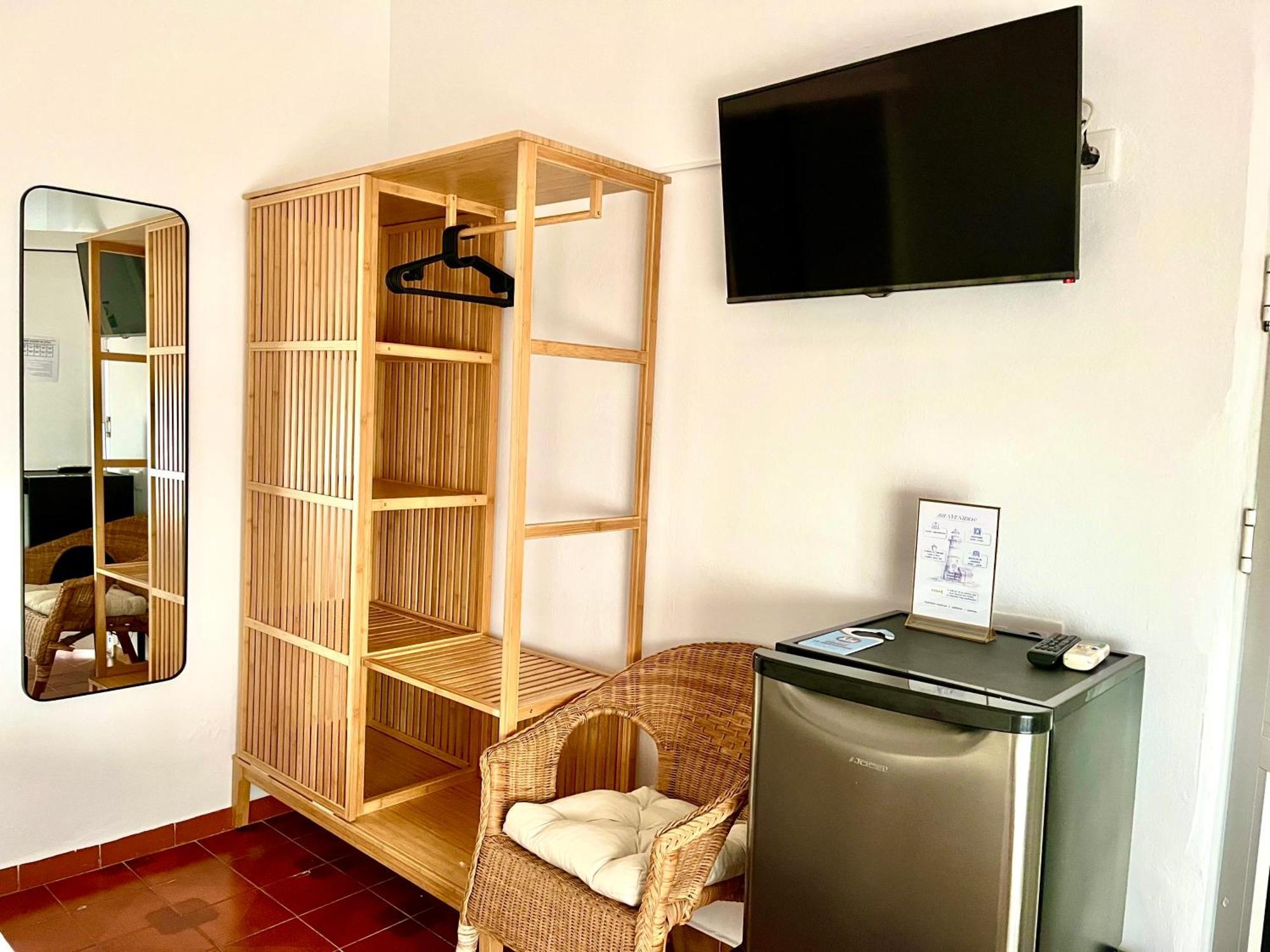 Hostal El Faro Chipiona Εξωτερικό φωτογραφία