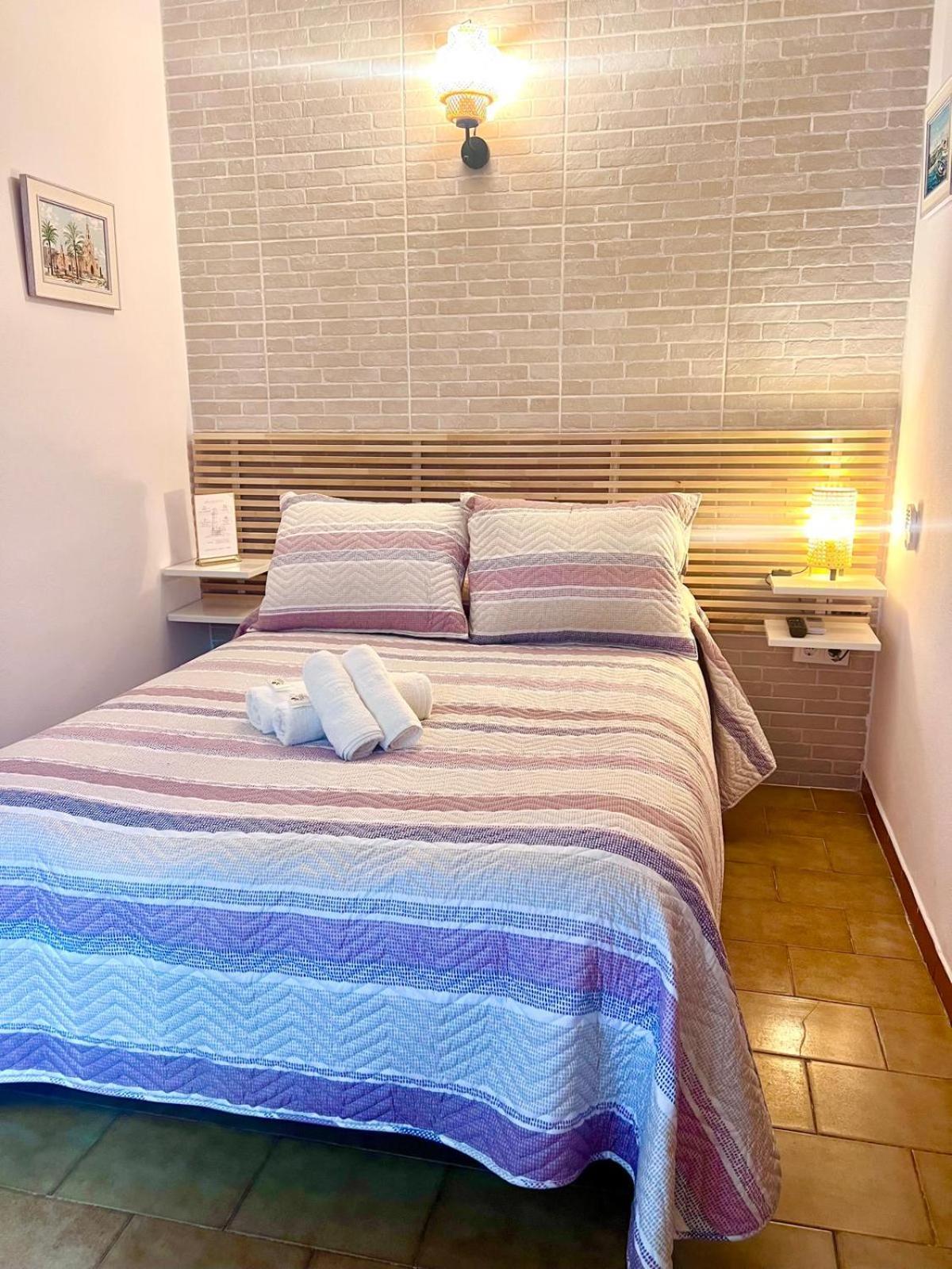 Hostal El Faro Chipiona Εξωτερικό φωτογραφία