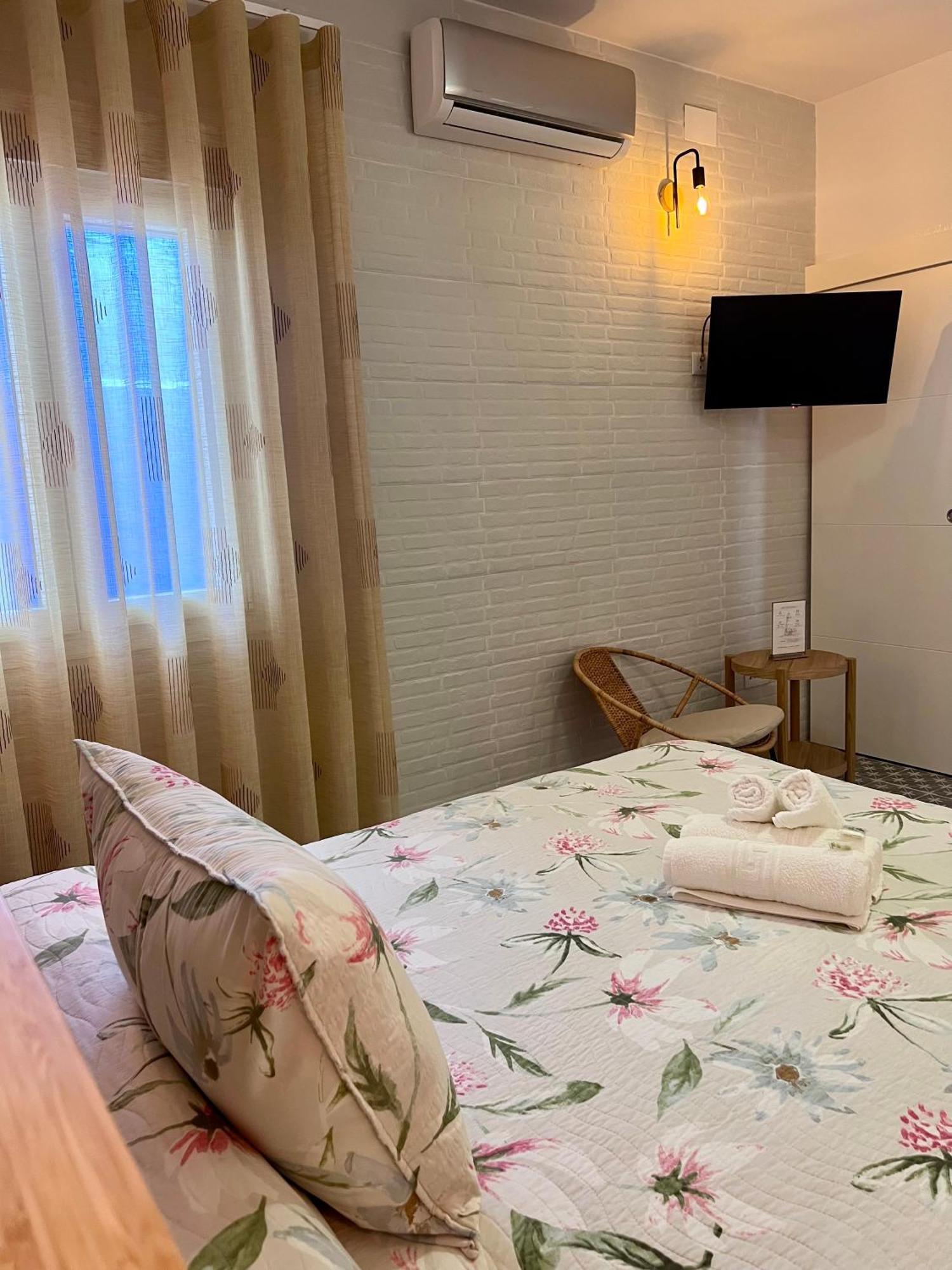 Hostal El Faro Chipiona Εξωτερικό φωτογραφία