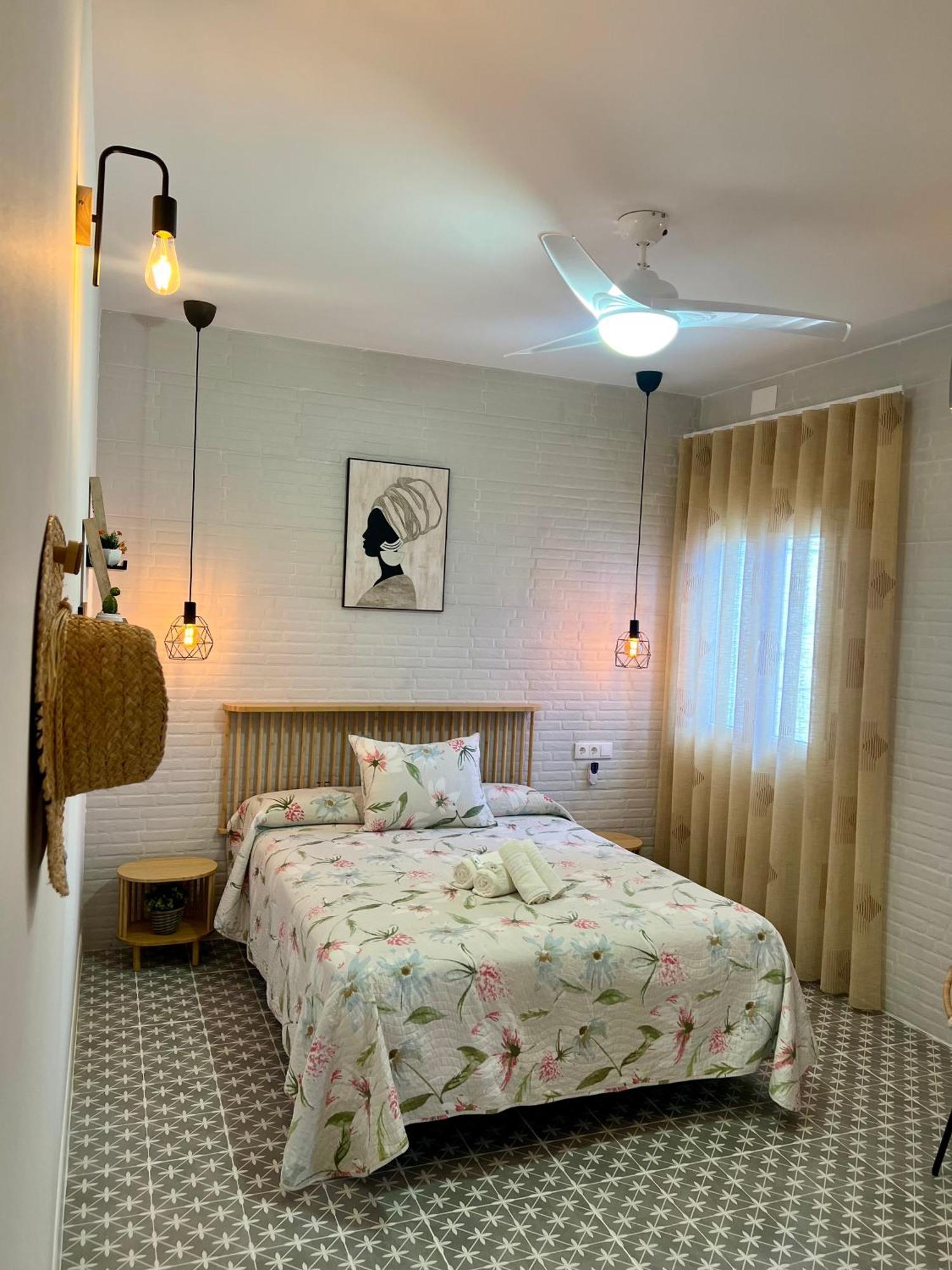 Hostal El Faro Chipiona Εξωτερικό φωτογραφία