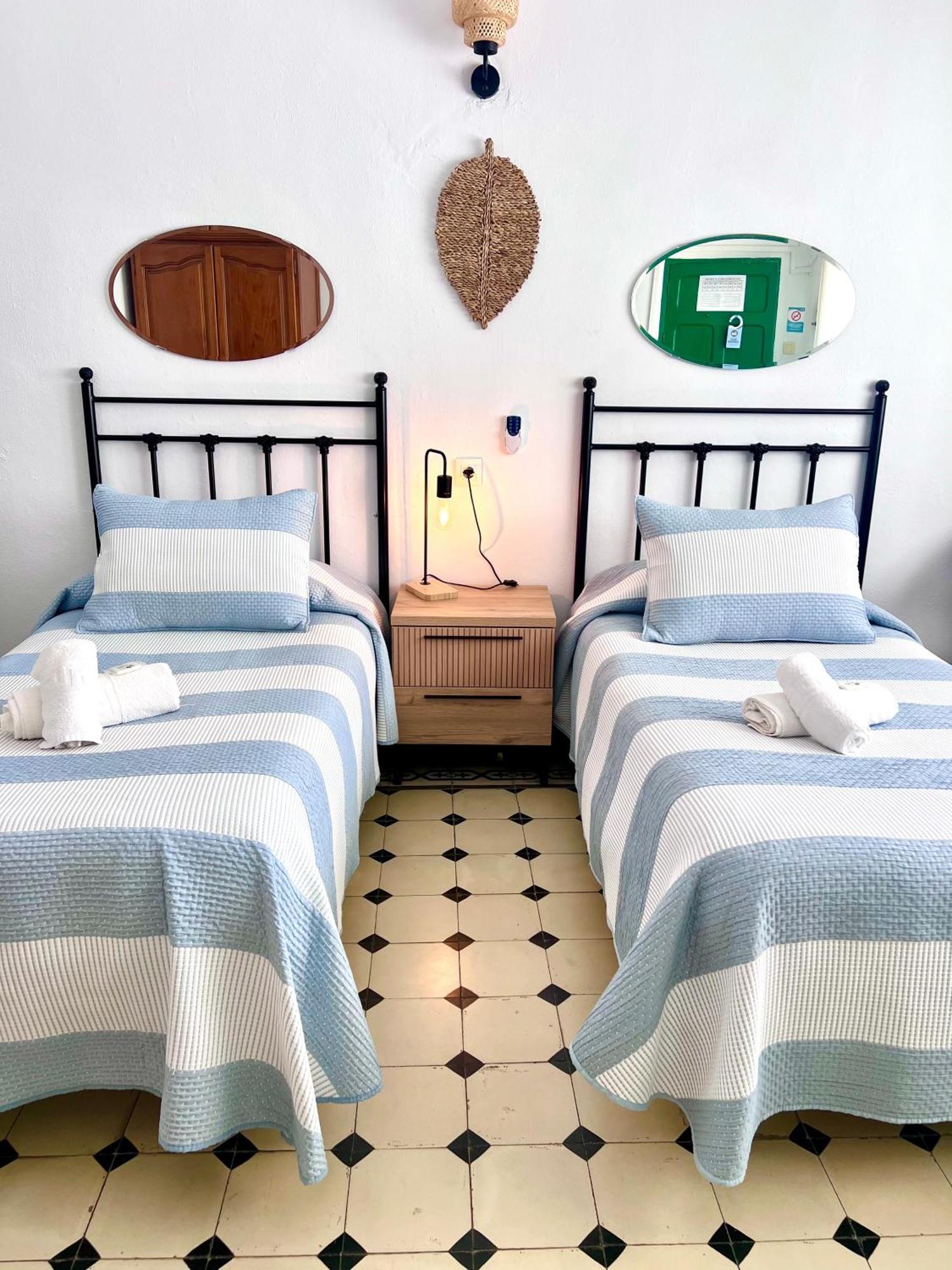 Hostal El Faro Chipiona Εξωτερικό φωτογραφία